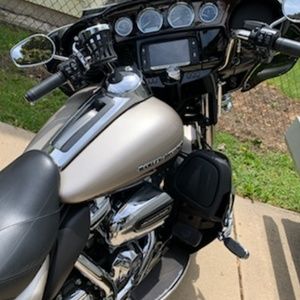 Meet your Posher, Bob